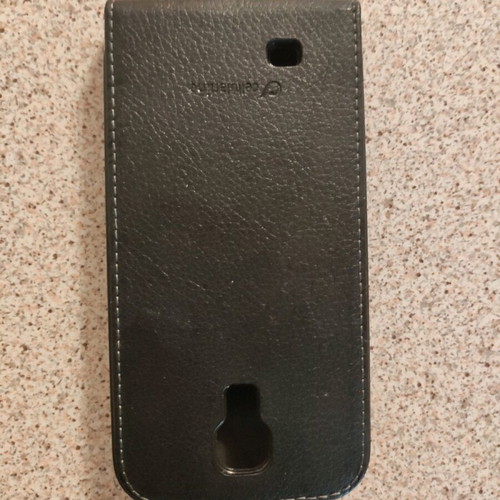 Samsung S4 protective case like new, folder type with magnet