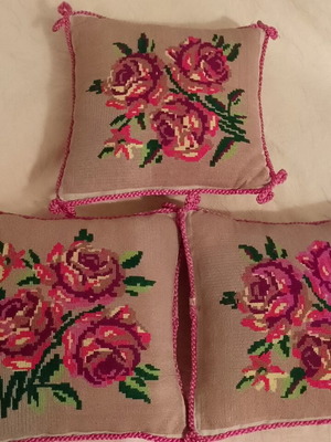 Vintage cross stitch decorative throw cushions, set of 3, like new