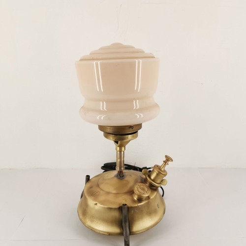 Lamp composition gas stove with opaline glass used