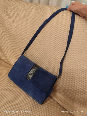 Τσάντα ώμου δερμάτινη σουετ vintage μεταχειρισμένη, μπλε