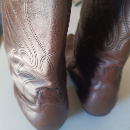 Buffalo leather cowboy short boots like new, brown, size 44.5