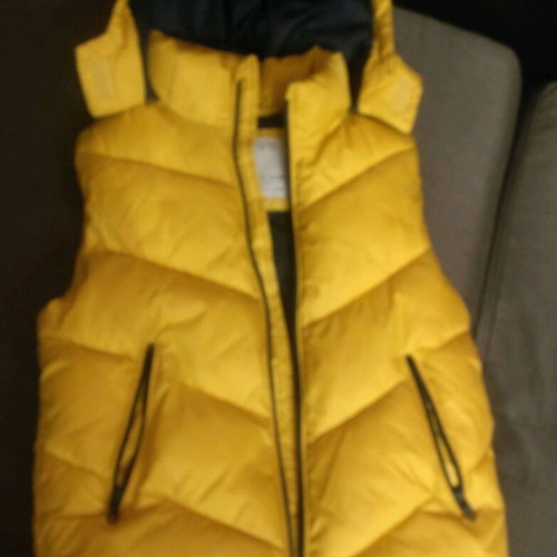 Zara sleeveless kids vest like new, size 128 cm, yellow-mustard