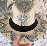 Hat like new, size L