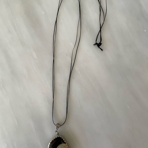 Necklace set like new in gray-black shades, two pieces