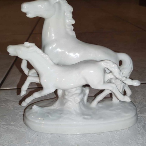 Porcelain horses used, German made