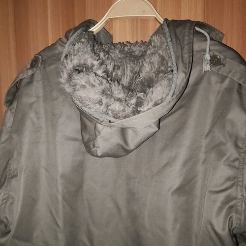 Khaki jacket XL with removable fur used