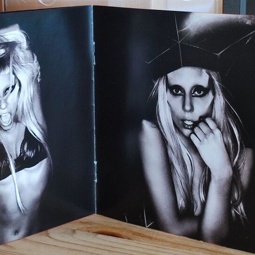 Lady Gaga Born This Way CD like new, pop