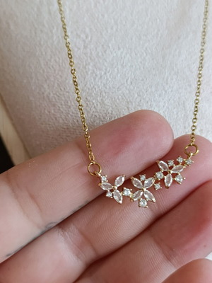 Women's gold necklace made of stainless steel with zircon, like new