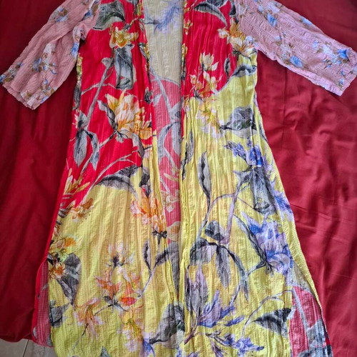 Floral kimono dress Banana like new, multicolored
