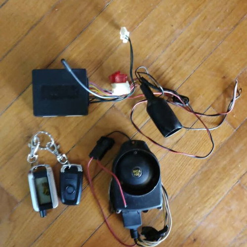 Steelmate 2-Way Motorcycle Alarm used with remote notification