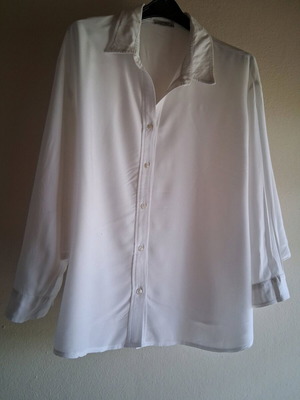 Sarah shirt used, white, size XXL, 3/4 batwing sleeve