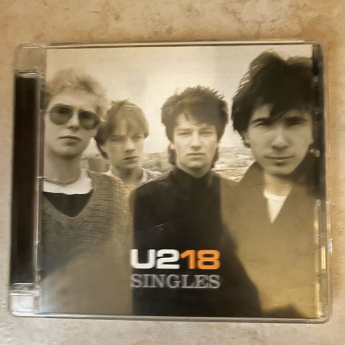 U2 18 Singles CD like new, rock