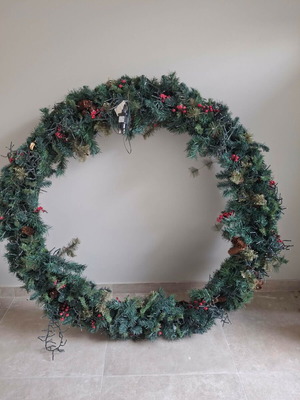Decorative wreath used, large 1.3m diameter