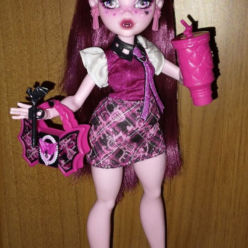 Monster High G3 Buried Secrets Wave 2 Scare-mester Style Draculaura doll like new