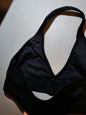 Sports bras new, pack of 7 small size