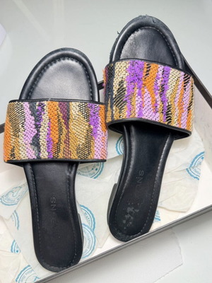 Glamazons leather slides used, size 39, black and multicolor