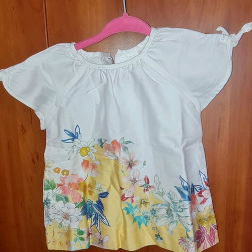 Pack of 8 baby dresses like new for 6-9 months girl