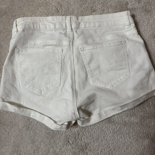 White denim shorts H&M size 36 like new, elastic fabric
