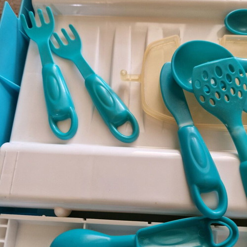 Zanussi play kitchen used with plastic accessories