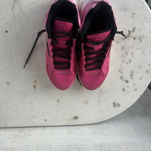 Bronny basketball shoes Nike size 47.5 like new pink