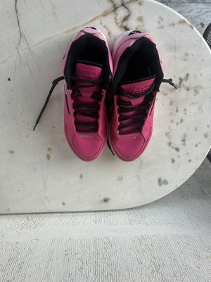 Bronny basketball shoes Nike size 47.5 like new pink