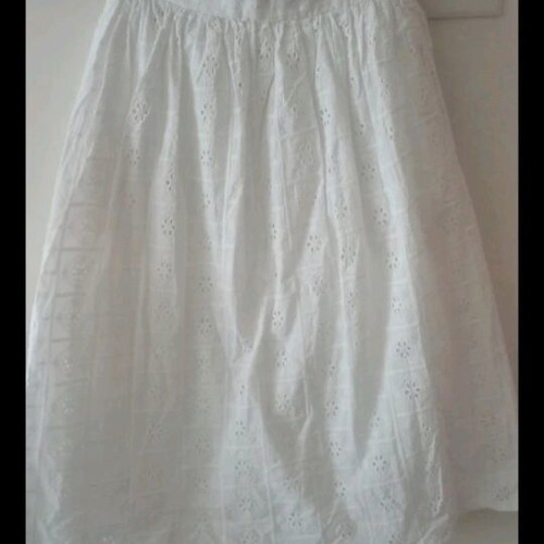 Zara white skirt like new with guipure lace and lining