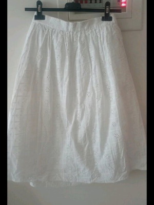 Zara white skirt like new with guipure lace and lining