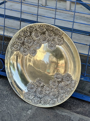 Vintage silver-plated fruit bowl with embossed daisies 41 cm used