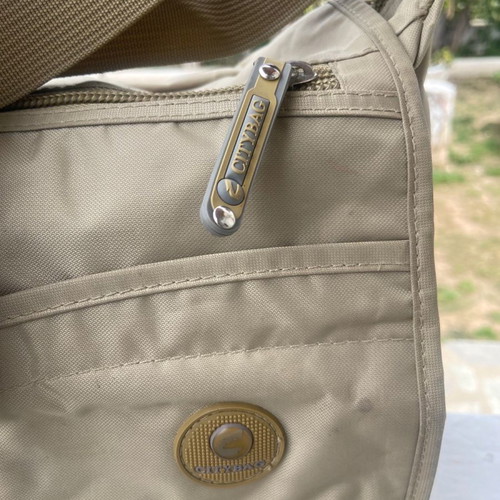 Citybag crossbody bag used with zipper needing replacement