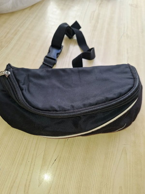 Nike bag used, black banana style