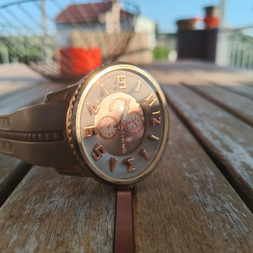 Ferendi women's wristwatch beige like new