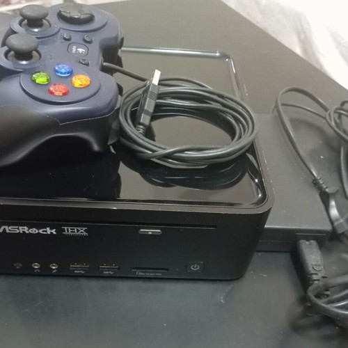 Mini PC retro gaming console with Intel Core i5 and Logitech F310 controller