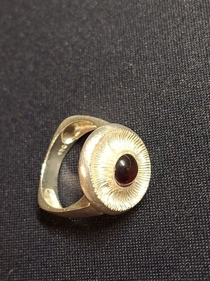 Silver ring with 925 stamp, like new