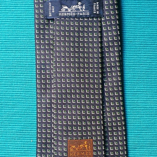 Hermès vintage tie in dark blue, like new