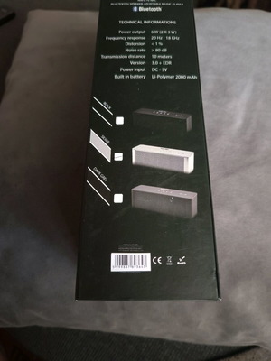 Navon Radio Clock with Bluetooth and NFC like new