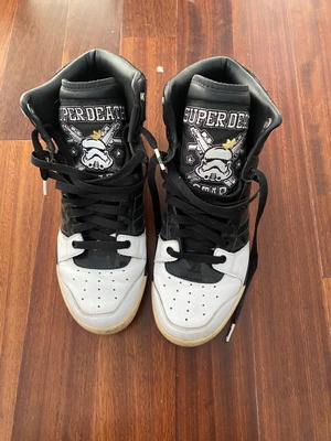 Adidas Star Wars αθλητικά μεταχειρισμένα, νούμερο 42, μαύρο και άσπρο
