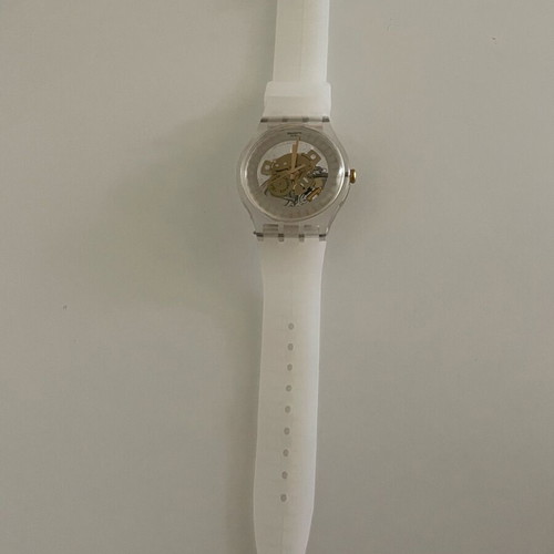 Swatch Limited Edition SUOZ161 41 mm like new with silicone strap