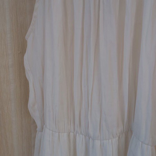 White dress with elastic waist like new Bershka