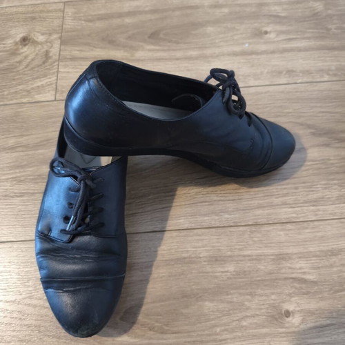 Clarks leather oxfords size 39 used, black