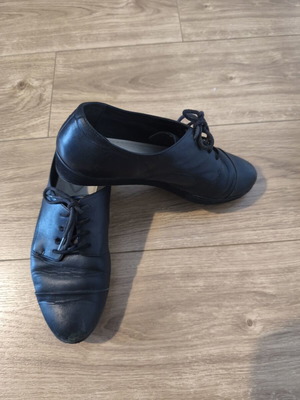 Clarks leather oxfords size 39 used, black