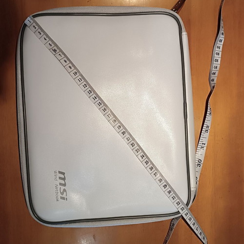 MSI Wind carrying case for 9-10 inch tablet and notebook like new