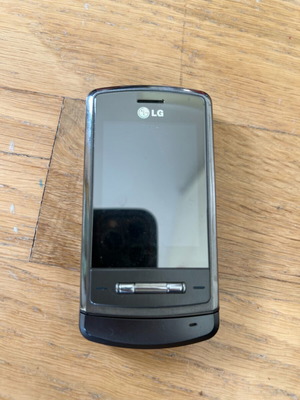 LG KE970 mobile phone collectible, like new, non-working