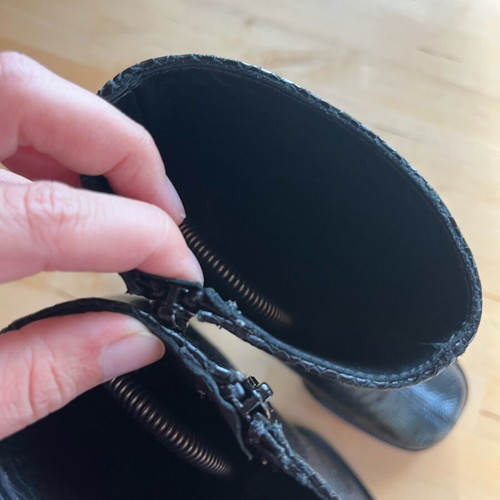 Black leather boots Italian size 36 used