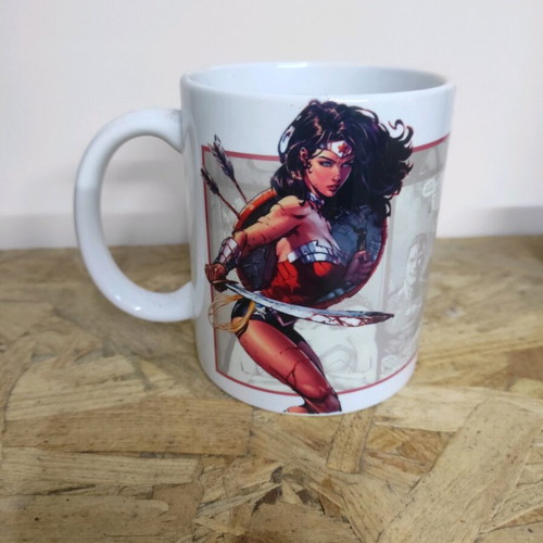 Wonder Woman ceramic mug 325ml new, dishwasher and microwave safe