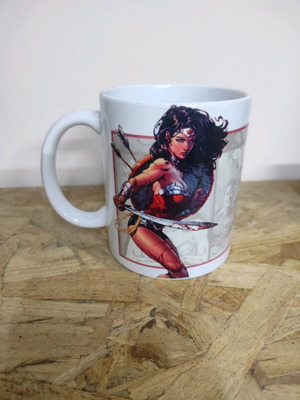 Wonder Woman ceramic mug 325ml new, dishwasher and microwave safe