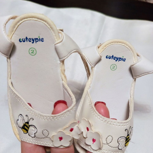 Baby summer set for girls 1-6 months used, Minnie Mouse cap and sandals