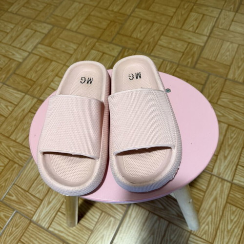 MG flip flops for girls size 33 used, salmon pink