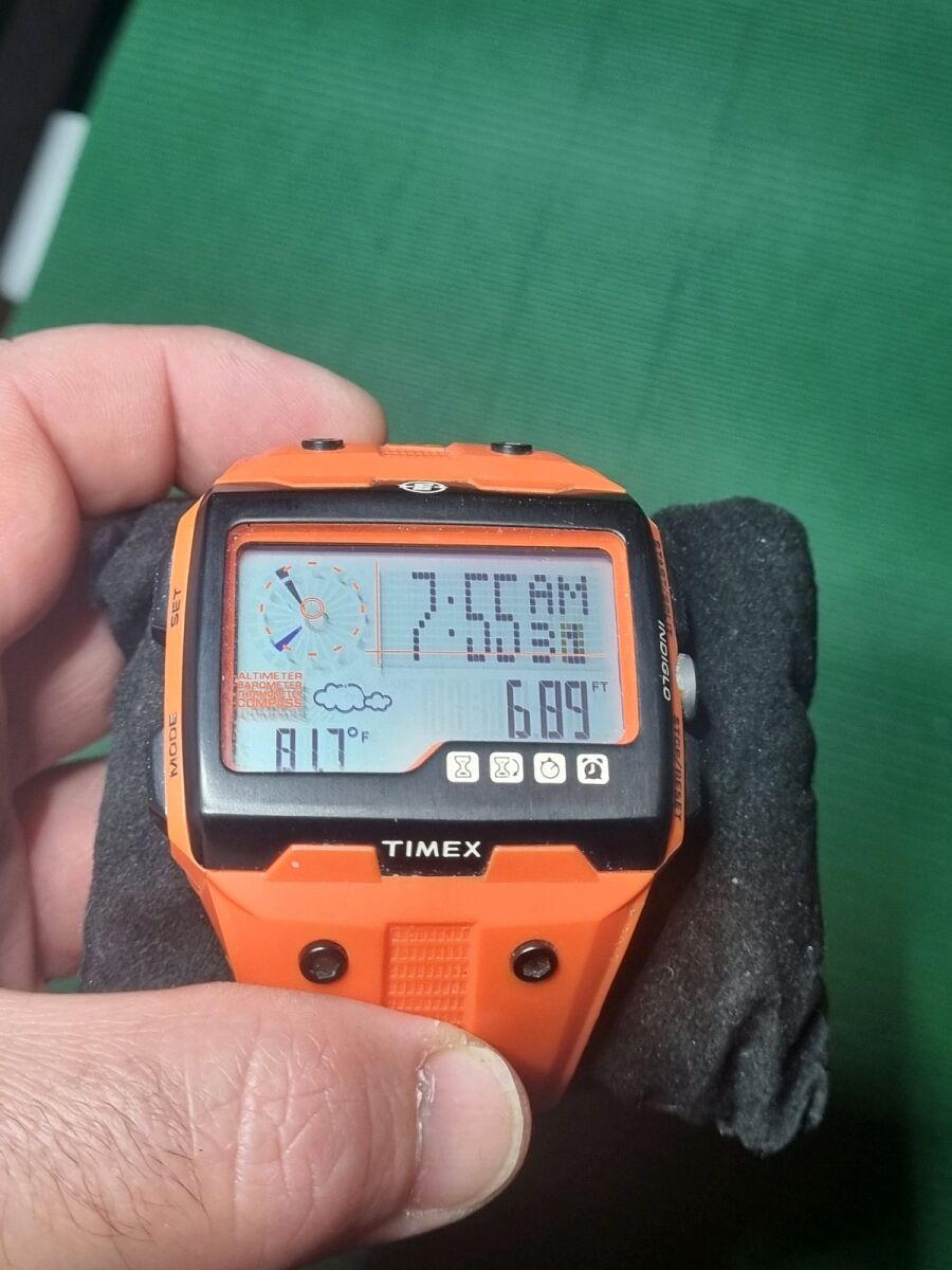 Timex Expedition WS4 used orange watch… - € 100,00 - Vendora.cy