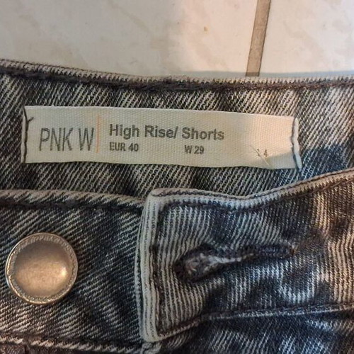 Pink Woman shorts like new, size 40, grey