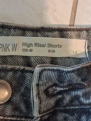 Pink Woman shorts like new, size 40, grey